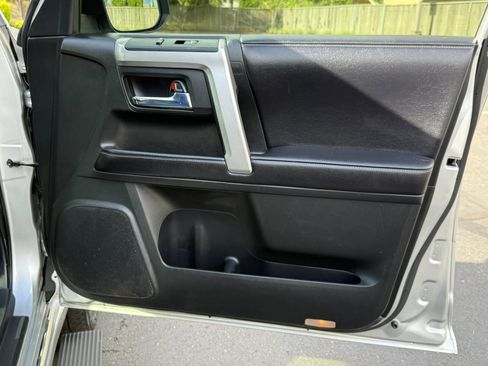 Used 2016 Toyota 4Runner Limited AWD/4WD image 22