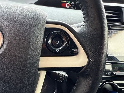 Used 2016 Toyota Prius Three image 28
