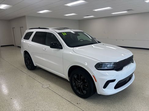 Used 2024 Dodge Durango SXT w/ SXT Blacktop Group AWD/4WD image 5