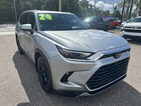 Used 2024 Toyota Grand Highlander AWD image 10