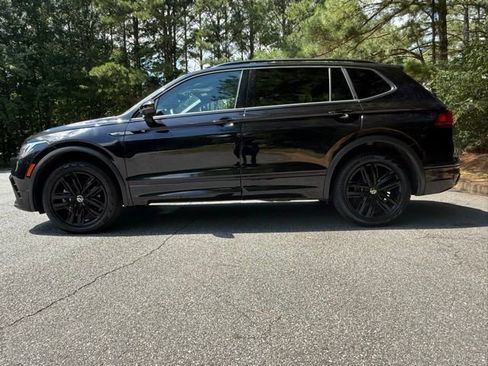 Used 2022 Volkswagen Tiguan SE R-Line image 9