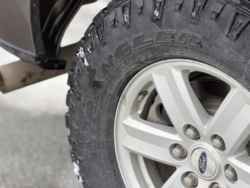 Used 2022 Ford F150 XLT w/ Trailer Tow Package image 4