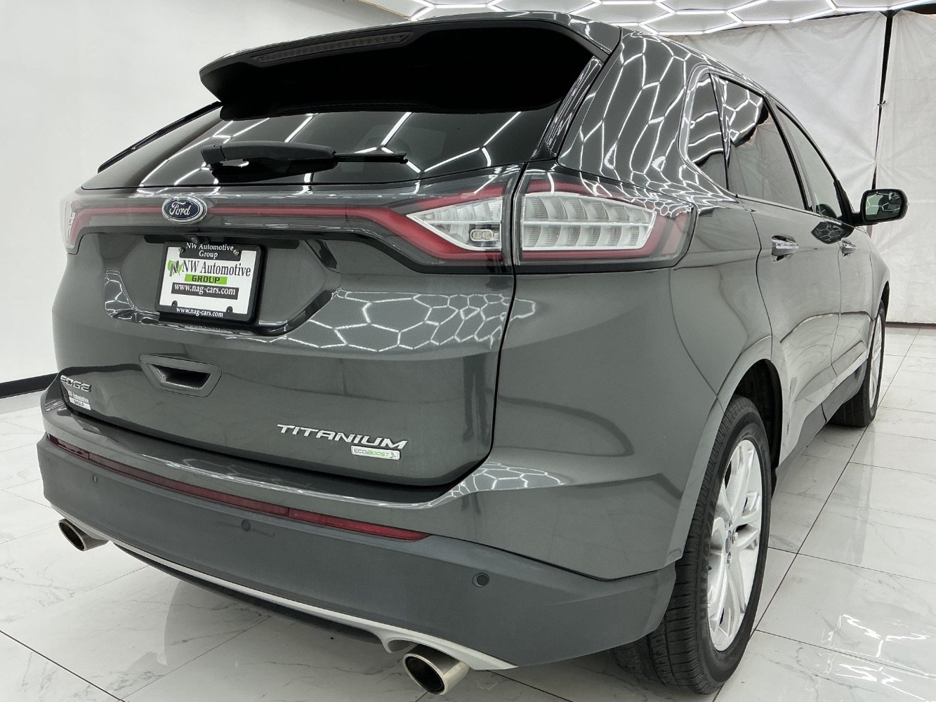 Used 2018 Ford Edge Titanium w/ Technology Package FWD image 8