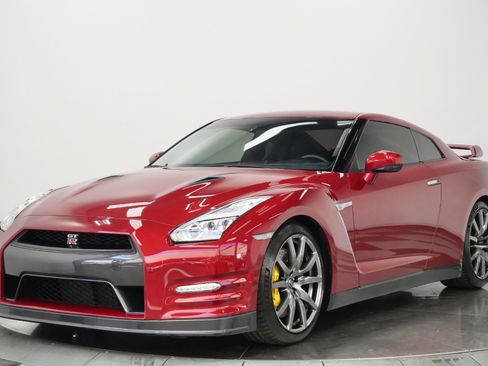 Used 2015 Nissan GT-R Premium AWD/4WD image 5