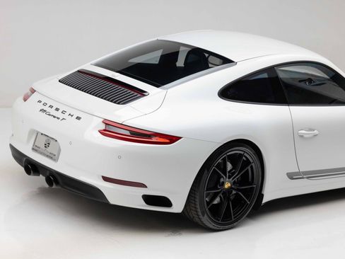Used 2018 Porsche 911 Carrera T RWD image 35