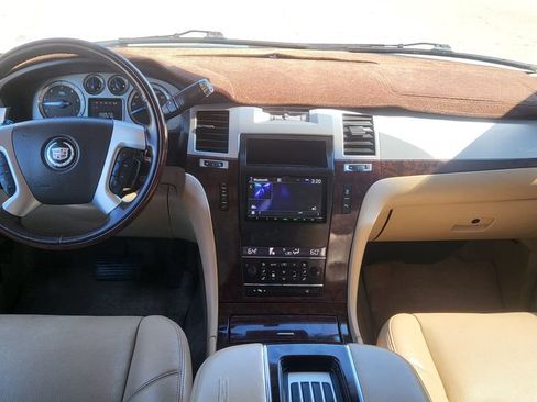 Used 2013 Cadillac Escalade EXT Premium AWD/4WD image 27