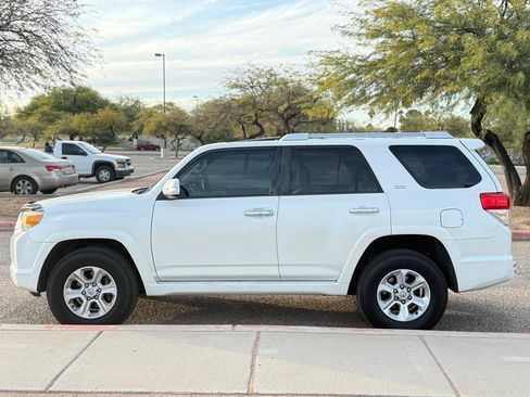 Used 2011 Toyota 4Runner SR5 w/ Premium Pkg w/Leather AWD/4WD image 2