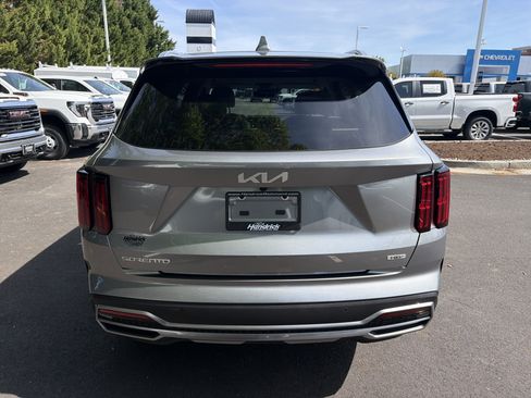 Used 2023 Kia Sorento SX Prestige image 9