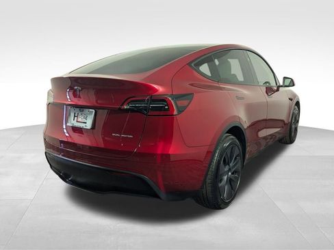 Used 2024 Tesla Model Y Long Range image 21