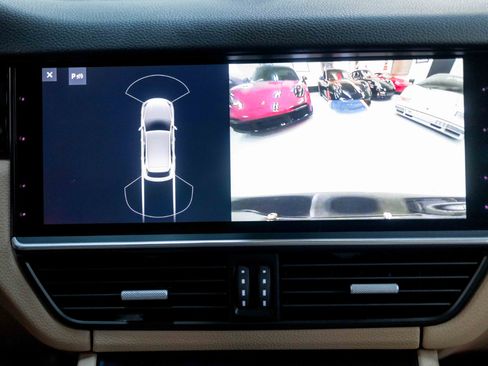 Used 2019 Porsche Cayenne image 77