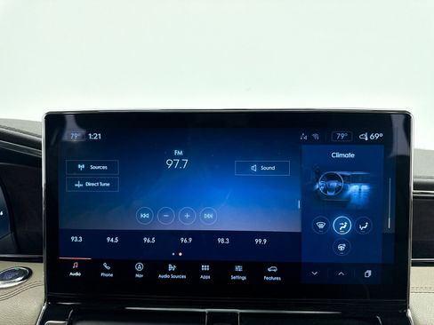 Used 2022 Lincoln Navigator Reserve image 6