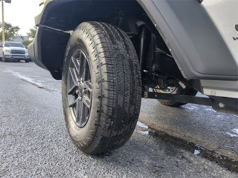 Used 2024 Jeep Wrangler Sport S image 36