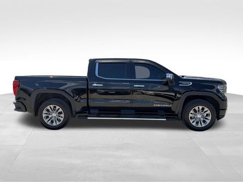Used 2024 GMC Sierra 1500 Denali w/ Technology Package AWD/4WD image 4