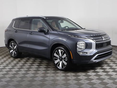 New 2025 Mitsubishi Outlander SEL image 2