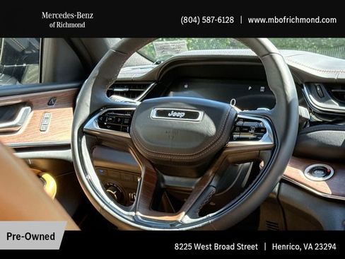 Used 2024 Jeep Grand Cherokee Summit w/ Luxury Tech Group V image 17