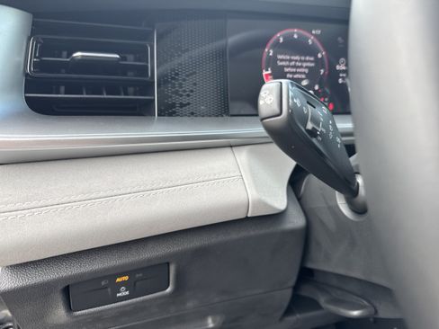 New 2026 Volkswagen Tiguan SE FWD image 30