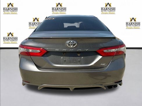 Used 2018 Toyota Camry SE w/ Moonroof Package FWD image 5