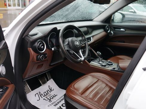 Used 2019 Alfa Romeo Stelvio Ti Lusso w/ Quick Order Package 22X Lusso image 19