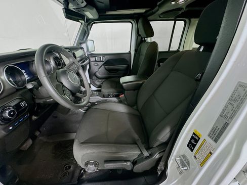 Used 2023 Jeep Wrangler Unlimited w/ Sun & Screen Package AWD/4WD image 13