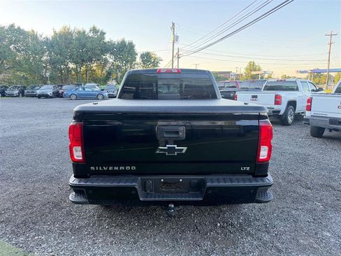 Used 2017 Chevrolet Silverado 1500 LTZ Z71 w/ LTZ Plus Package AWD/4WD image 5