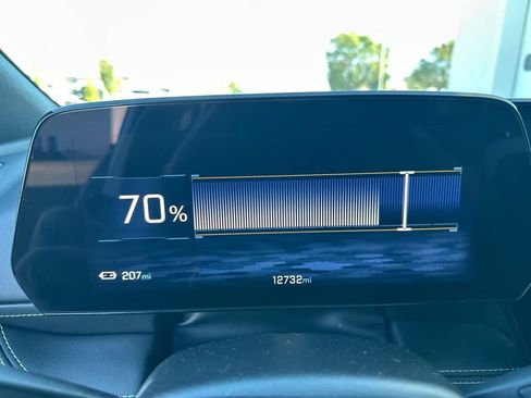 Used 2024 Chevrolet Blazer EV LT AWD/4WD image 15