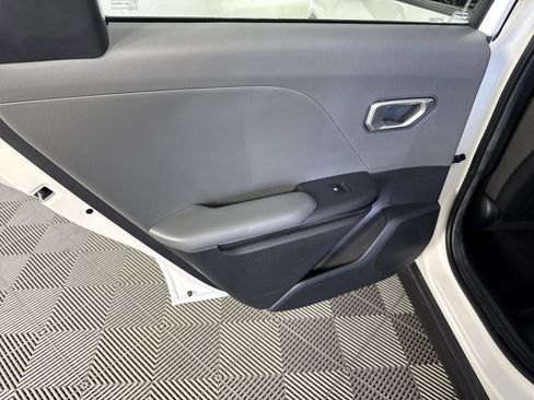 Used 2025 Kia K4 FWD image 16