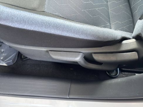 Used 2025 Nissan Versa SV FWD image 22