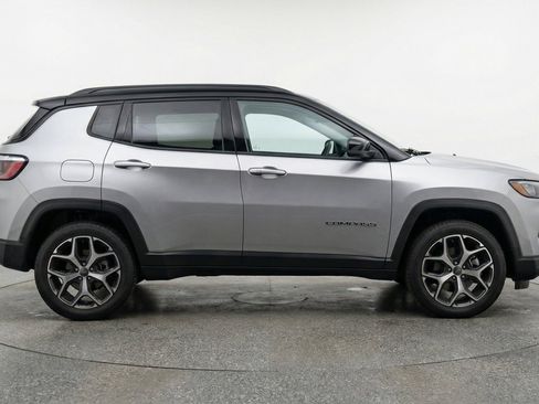 Used 2025 Jeep Compass Limited AWD/4WD image 11