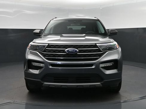 Used 2023 Ford Explorer XLT w/ Equipment Group 202A AWD/4WD image 10