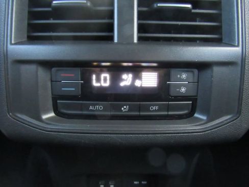 Used 2023 Volkswagen Atlas SE FWD image 29