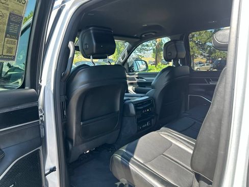 Used 2024 Jeep Wagoneer Series II w/ Flexible Seating Group AWD/4WD image 21