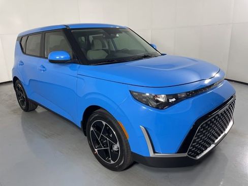 New 2025 Kia Soul EX image 2