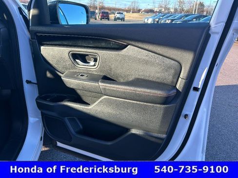 Used 2024 Honda Pilot TrailSport image 16