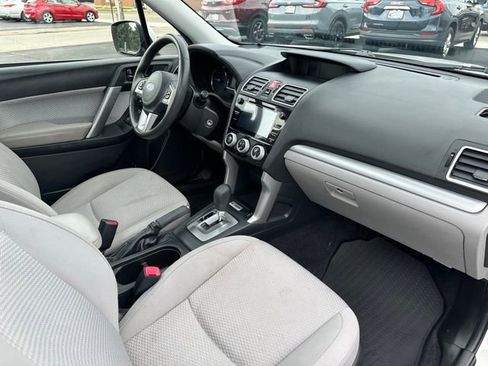 Used 2017 Subaru Forester 2.5i Premium image 24