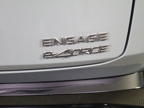 Used 2024 Nissan Ariya AWD image 9