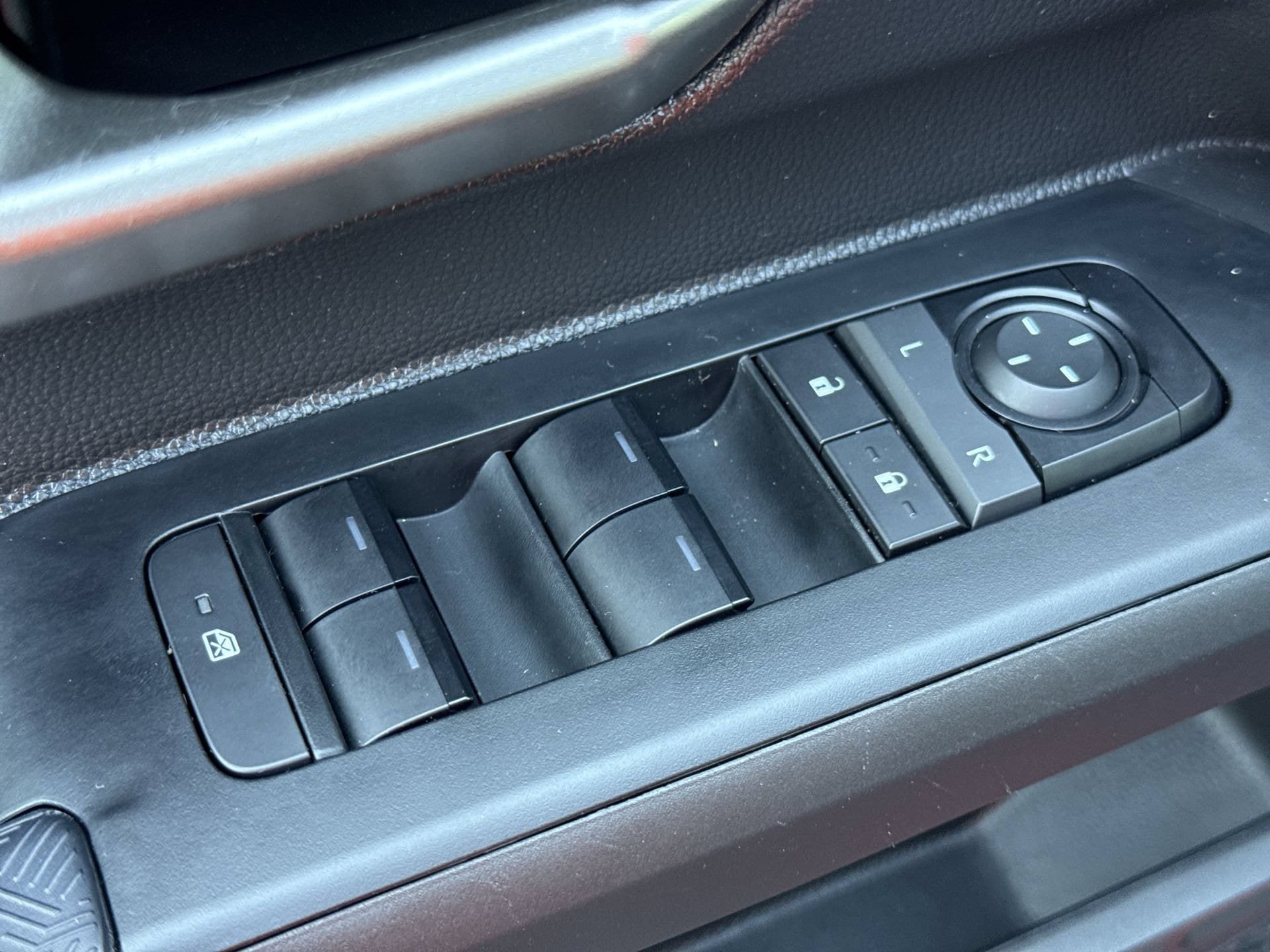 Certified 2025 Toyota Tacoma TRD Sport AWD/4WD image 15