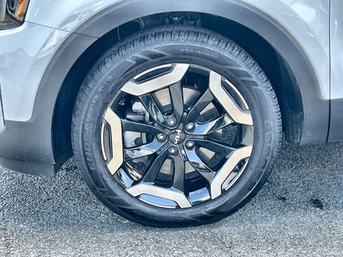 Used 2024 Kia Telluride EX w/ EX Captain's Chair Package AWD/4WD image 20