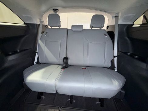 Used 2025 Toyota Sienna XLE w/ XLE Plus Package FWD image 23