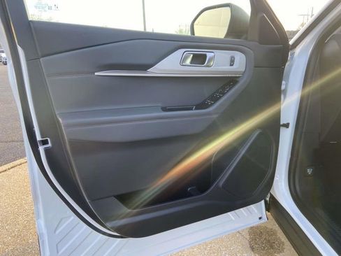 New 2026 Ford Explorer Active image 11