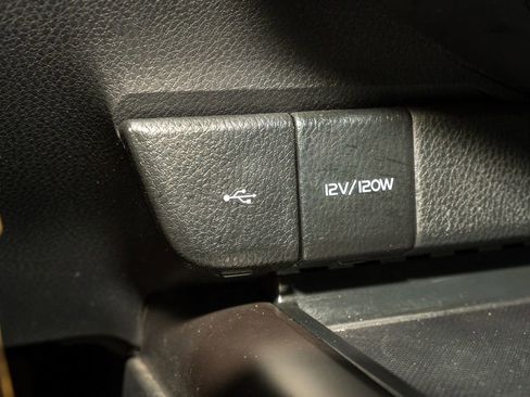 Used 2024 Toyota Camry SE image 13