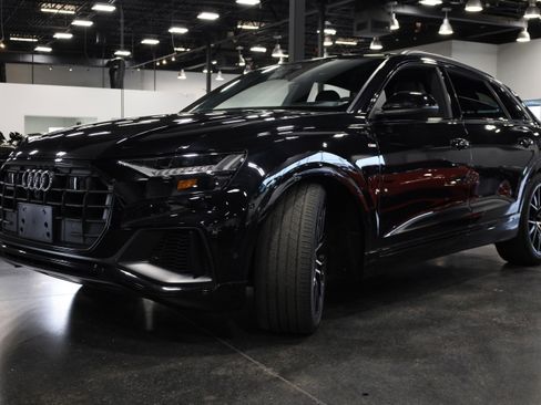 Used 2021 Audi Q8 Prestige w/ Prestige Package image 3