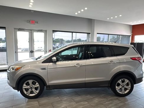 Used 2015 Ford Escape SE FWD image 10