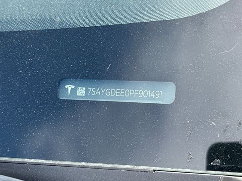 Used 2023 Tesla Model Y Long Range image 2