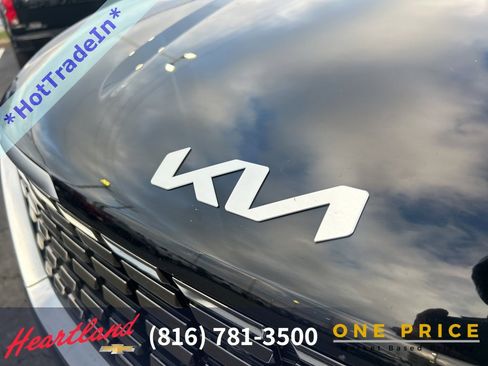 Used 2022 Kia Carnival SX Prestige image 10