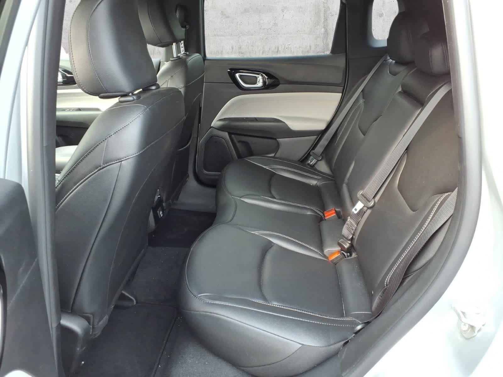 Used 2025 Jeep Compass Limited AWD/4WD image 7