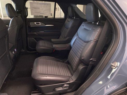 New 2026 Ford Explorer ST-Line w/ ST-Line Street Pack image 9