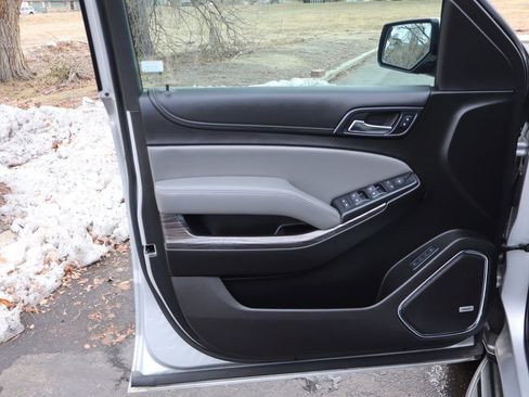 Used 2019 Chevrolet Suburban LT image 25