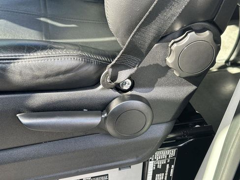 Used 2016 Mercedes-Benz Sprinter 2500 image 19