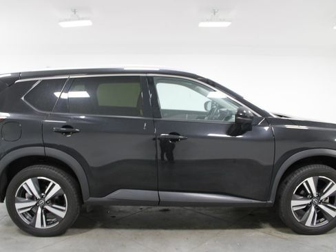 Used 2024 Nissan Rogue SL FWD image 11