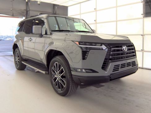 Used 2026 Lexus GX 550 w/ Accessory Package (2T) AWD/4WD image 3